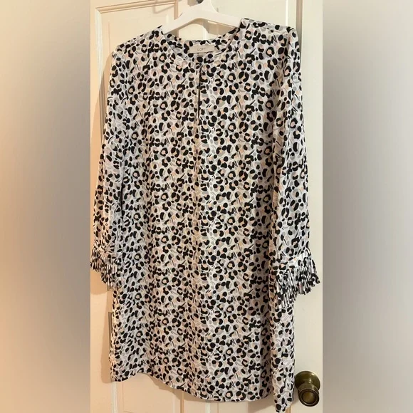 LOFT Women’s Plus White & Grey 3/4 Pleated Sleeve Dress with Keyhole Neckline - Picture 1 of 8